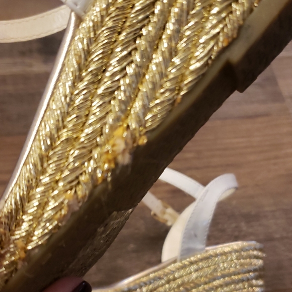 Michael Kors girls sandals size 3 gold and white - Picture 6 of 8